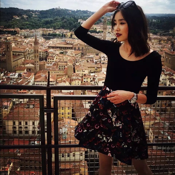 Cute dress very good condition - Picture 2 of 5